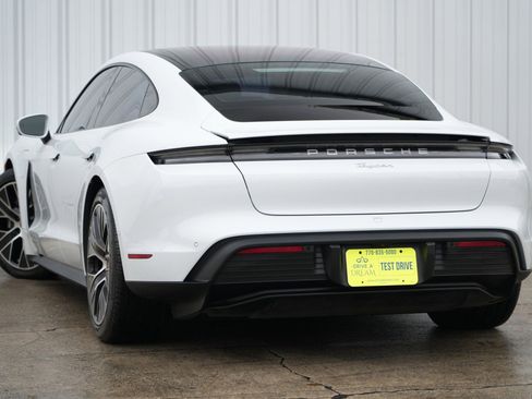 Used 2023 Porsche Taycan image 6