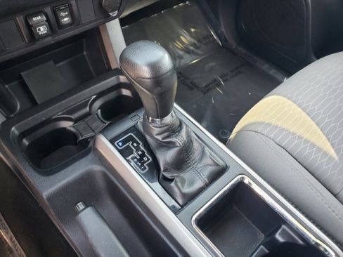 Used 2018 Toyota Tacoma SR5 image 23