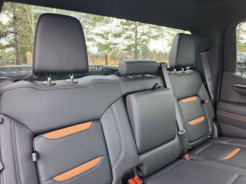 Certified 2023 GMC Sierra 1500 AT4 image 9