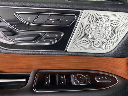 Used 2020 Lincoln Navigator L Reserve w/ Equipment Group 208A Reserve image 26