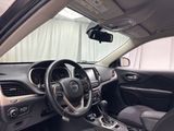 Used 2016 Jeep Cherokee Latitude w/ Cold Weather Group image 6