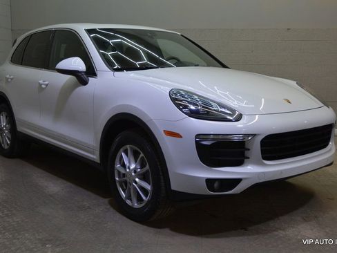 Used 2016 Porsche Cayenne image 1