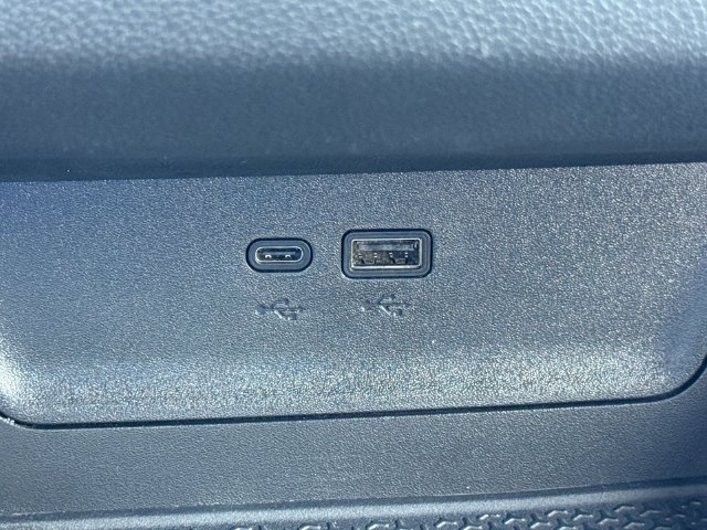 Used 2025 Chevrolet Equinox LT w/ Safety and Technology Package FWD image 21