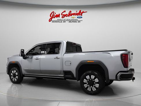Used 2024 GMC Sierra 2500 Denali AWD/4WD image 4