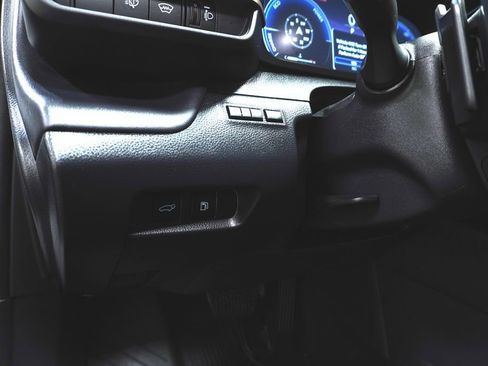 Certified 2025 Toyota Crown Signia XLE image 22