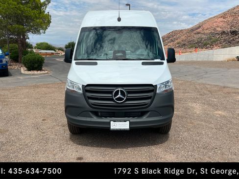 Used 2026 Mercedes-Benz Sprinter 2500 image 8