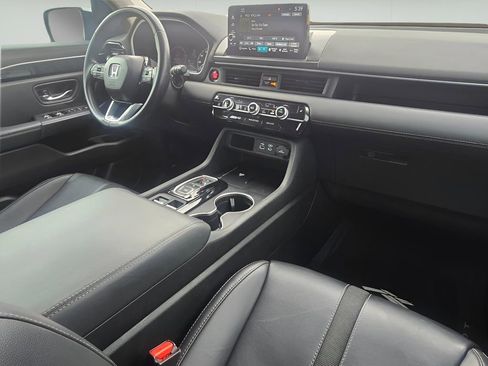 Used 2024 Honda Pilot Touring image 20