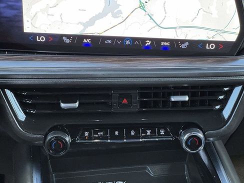 Used 2025 Chevrolet Tahoe Z71 AWD/4WD image 5