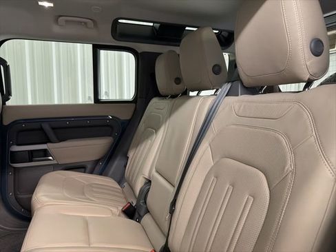 Used 2020 Land Rover Defender 110 SE AWD/4WD image 15