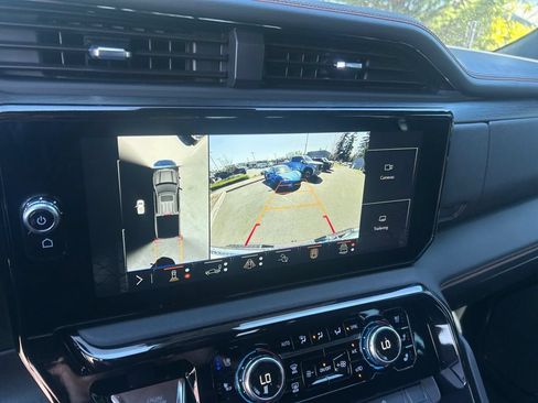 Used 2025 GMC Sierra 1500 AT4 w/ AT4 Premium Package AWD/4WD image 19
