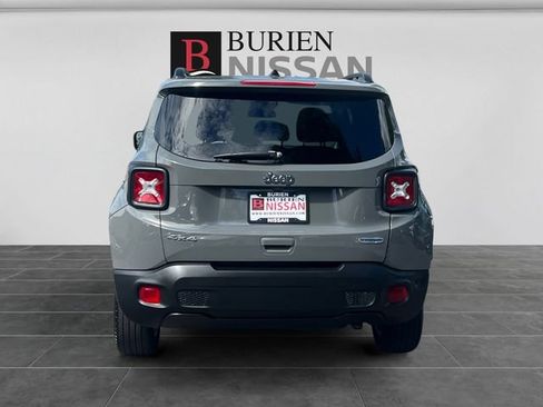 Used 2021 Jeep Renegade Latitude AWD/4WD image 4