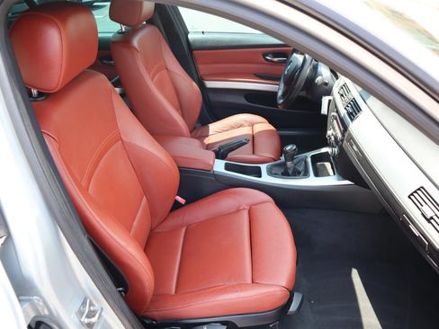 Used 2011 BMW 328i Sedan RWD image 17