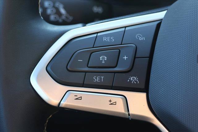 Used 2024 Volkswagen Taos SEL AWD/4WD image 14
