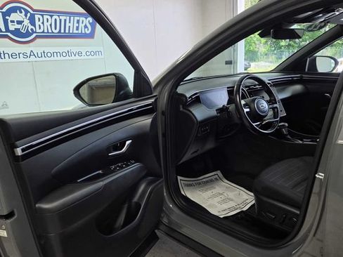 Used 2022 Hyundai Santa Cruz SEL Premium AWD/4WD image 2