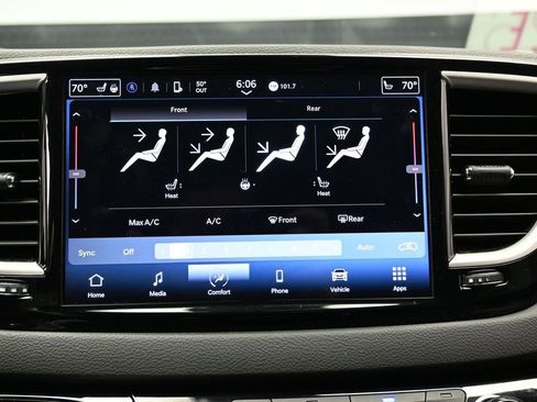 Used 2023 Chrysler Pacifica Touring-L FWD image 36