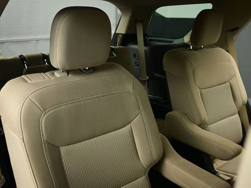 Used 2022 Ford Explorer XLT image 26