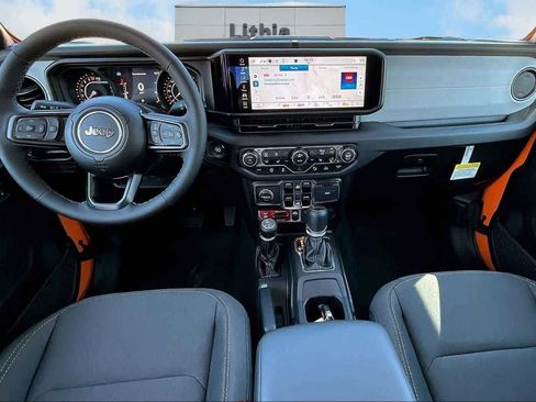 New 2025 Jeep Gladiator Sport image 11