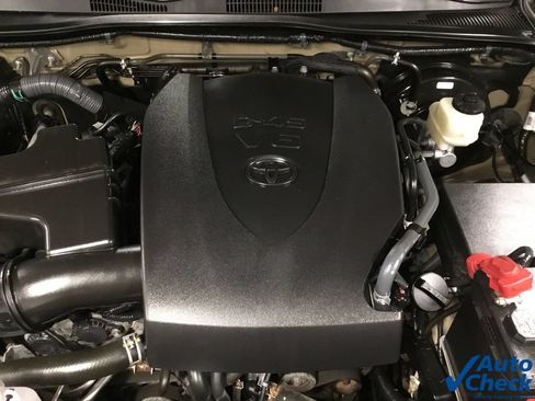 Used 2016 Toyota Tacoma SR5 w/ SR5 Appearance Package (SN) AWD/4WD image 44
