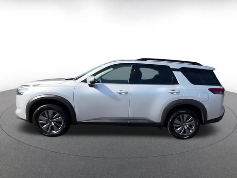 Used 2025 Nissan Pathfinder SV FWD image 8