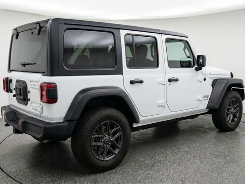 Used 2025 Jeep Wrangler Unlimited Sport AWD/4WD image 9