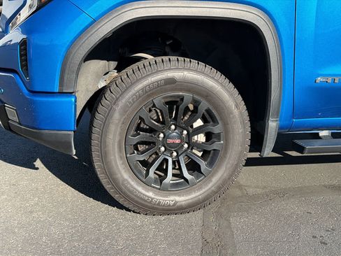 Certified 2023 GMC Sierra 1500 AT4X image 9