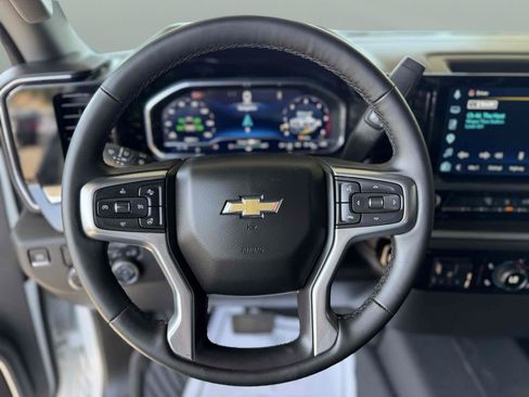 Used 2025 Chevrolet Silverado 2500 LT AWD/4WD image 18