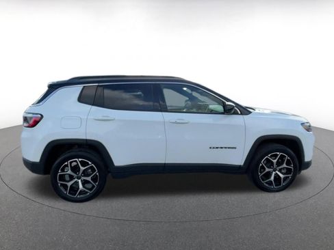 Used 2025 Jeep Compass Limited image 12