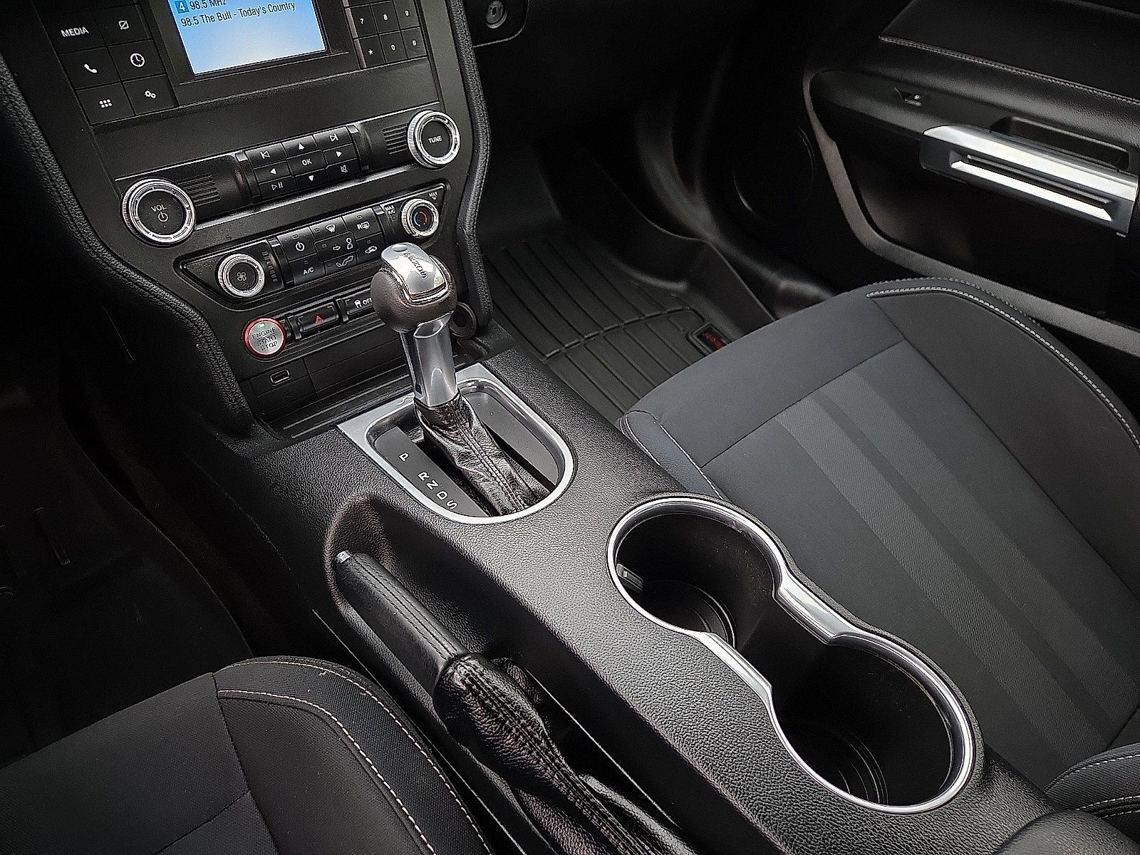 Used 2019 Ford Mustang Coupe RWD image 25