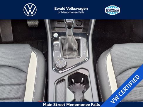 Certified 2025 Volkswagen Taos SEL w/ Black Wheel Plus Package AWD/4WD image 15