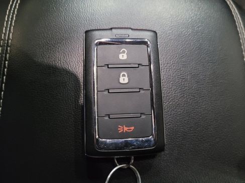 Used 2023 Jeep Grand Cherokee Laredo AWD/4WD image 32