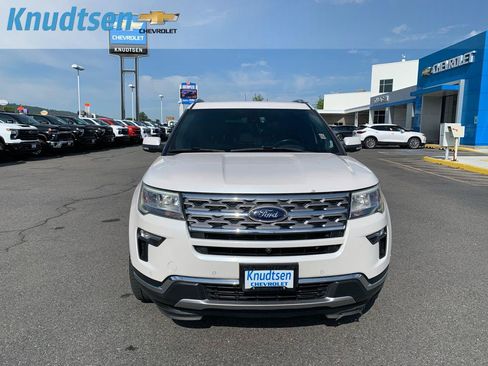 Used 2018 Ford Explorer Limited w/ Equipment Group 301A AWD/4WD image 2