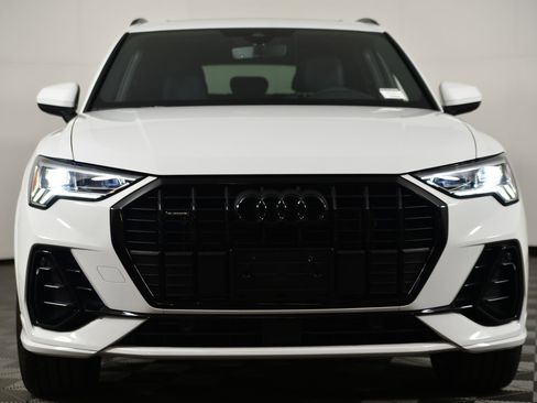 Certified 2025 Audi Q3 2.0T Premium w/ Convenience Package image 5