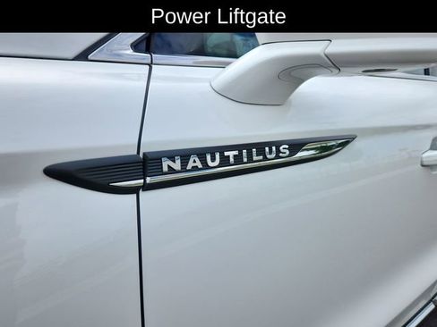 Used 2023 Lincoln Nautilus Reserve AWD/4WD image 16