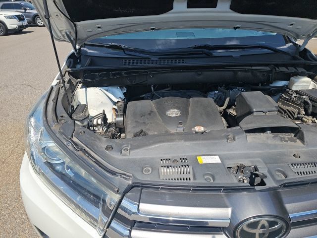 Used 2019 Toyota Highlander Limited FWD image 23