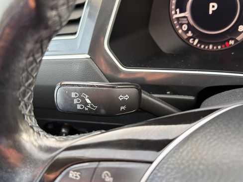 Used 2019 Volkswagen Tiguan SEL image 40