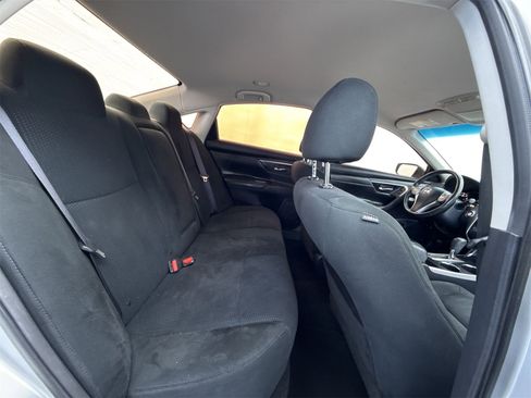 Used 2015 Nissan Altima 2.5 SV image 37