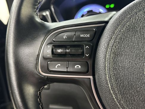 Used 2022 Kia Niro LXS FWD image 45