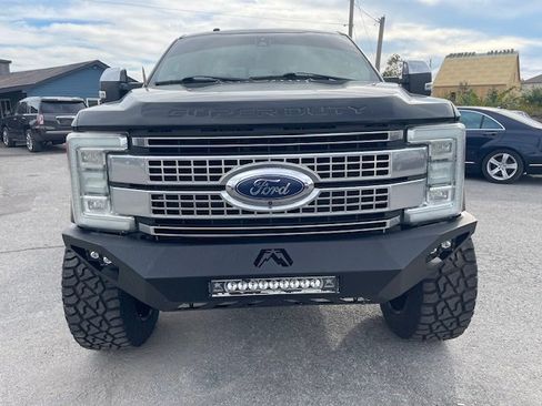 Used 2017 Ford F250 Platinum w/ Platinum Ultimate Package image 2