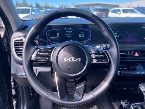 Used 2025 Kia Seltos S AWD/4WD image 14
