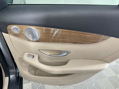 Used 2019 Mercedes-Benz GLC 350e 4MATIC w/ Driver Assistance Package image 26