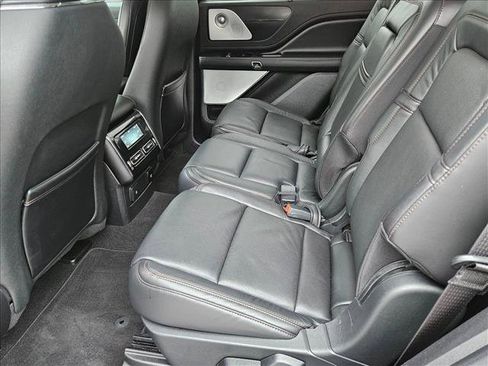 Used 2020 Lincoln Aviator Reserve w/ Equipment Group 201A AWD/4WD image 19