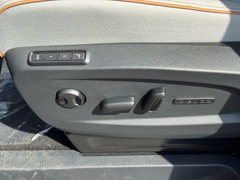 New 2025 Volkswagen ID. Buzz Pro S Plus image 29