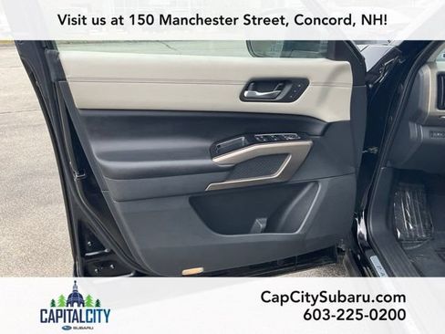 Used 2022 Nissan Pathfinder Platinum w/ Cargo Package AWD/4WD image 12