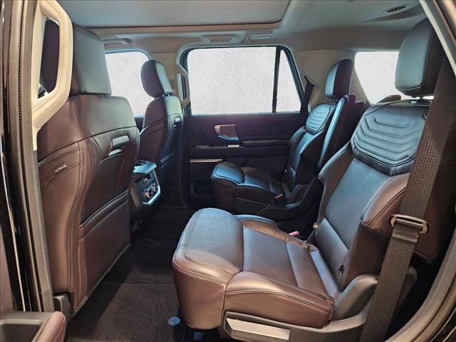 New 2025 Ford Expedition Platinum w/ Platinum Ultimate Package AWD/4WD image 15