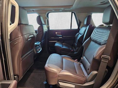 New 2025 Ford Expedition Platinum w/ Platinum Ultimate Package AWD/4WD image 15