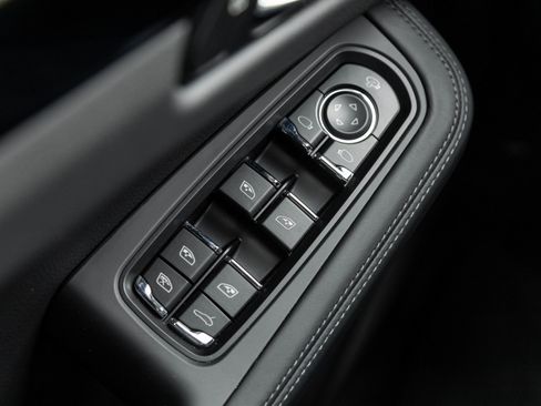 New 2026 Porsche Macan S image 19