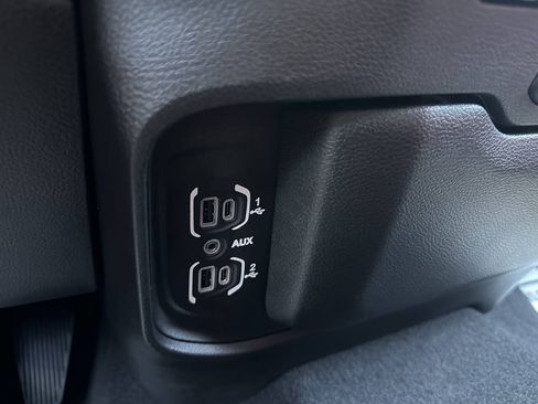 Used 2022 RAM 2500 Big Horn AWD/4WD image 48