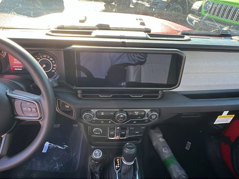 New 2026 Jeep Gladiator Sport image 27