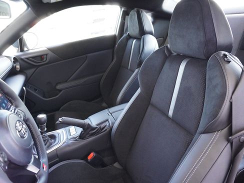New 2026 Toyota GR86 Premium RWD image 2
