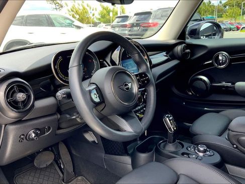 Certified 2024 MINI Cooper SE image 16